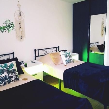 Appartement Le Moderne Ideal Pour Couples Et Professionnels Ornans Esterno foto