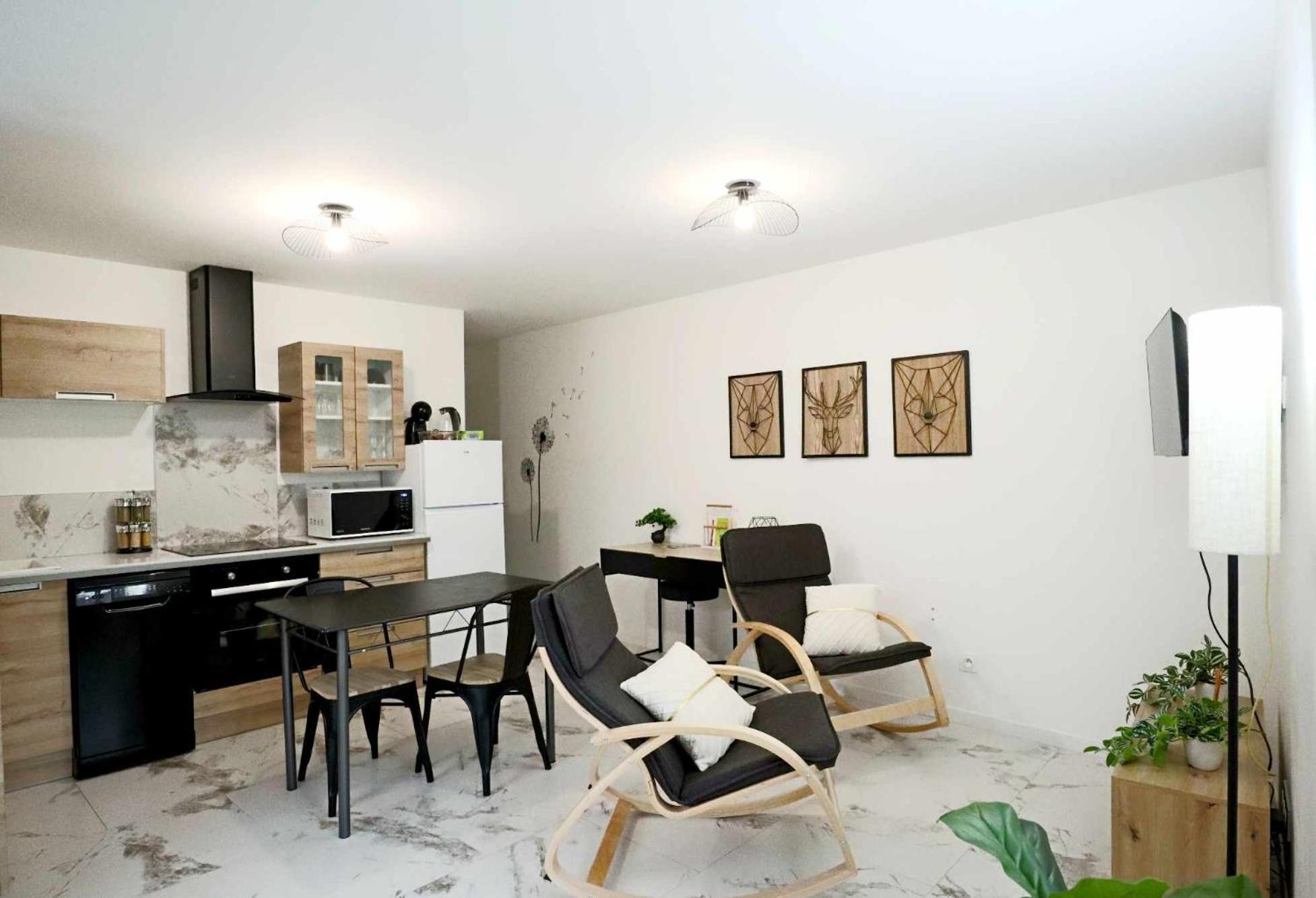 Appartement Le Moderne Ideal Pour Couples Et Professionnels Ornans Esterno foto