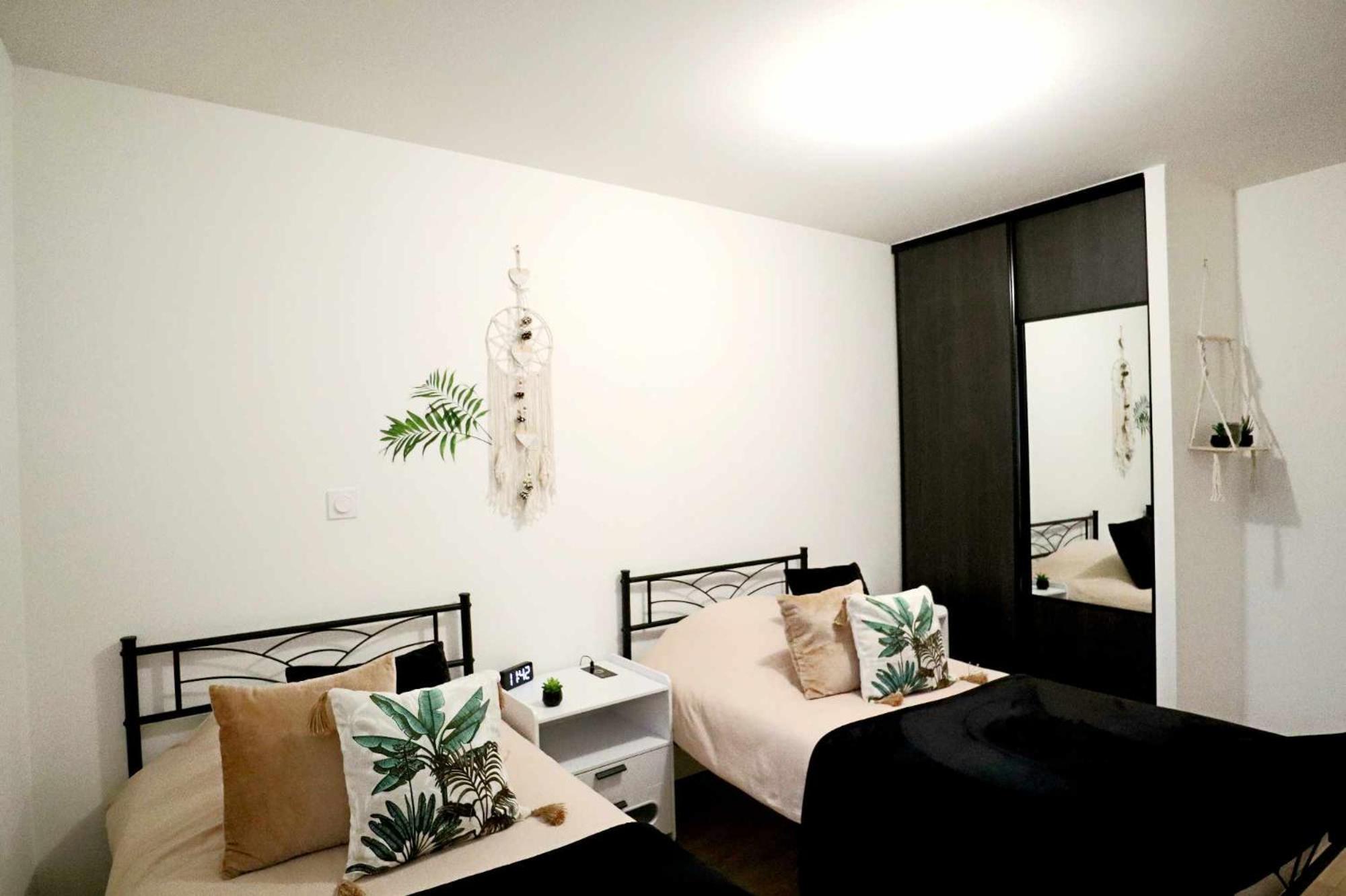 Appartement Le Moderne Ideal Pour Couples Et Professionnels Ornans Esterno foto